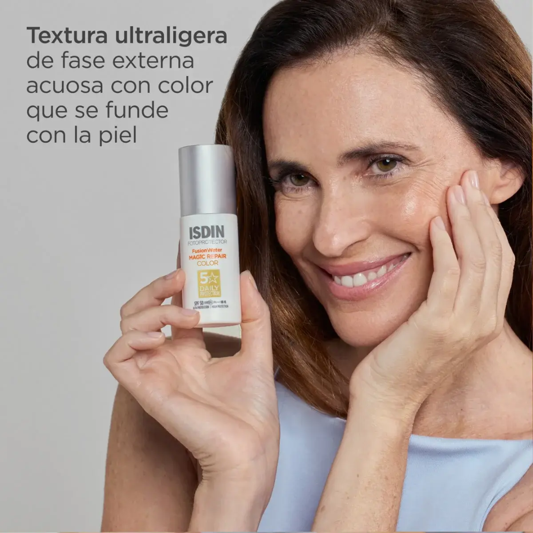 Isdin Fusion Water MAGIC Repair Color SPF 50 50ml - Dermaproductos Guatemala