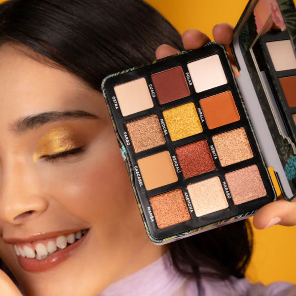 Yuya - Set de 12 tonos de sombras para ojos Fauna, 24g - Dermaproductos Guatemala